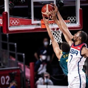 乐鱼体育下载入口-强硬防守再为美国兜底 梦之队距离卫冕仅差一场