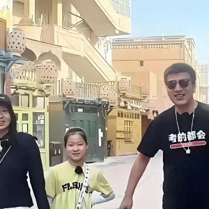 乐鱼体育网站-张雪峰去世15天，原配李丽婧罕见发声，透露张姩菡近况，令人担忧