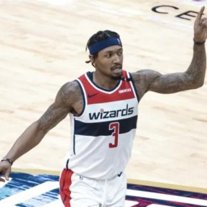 乐鱼体育网站-暴风雨前的宁静？奇才深陷泥泞比尔为何稳如泰山？